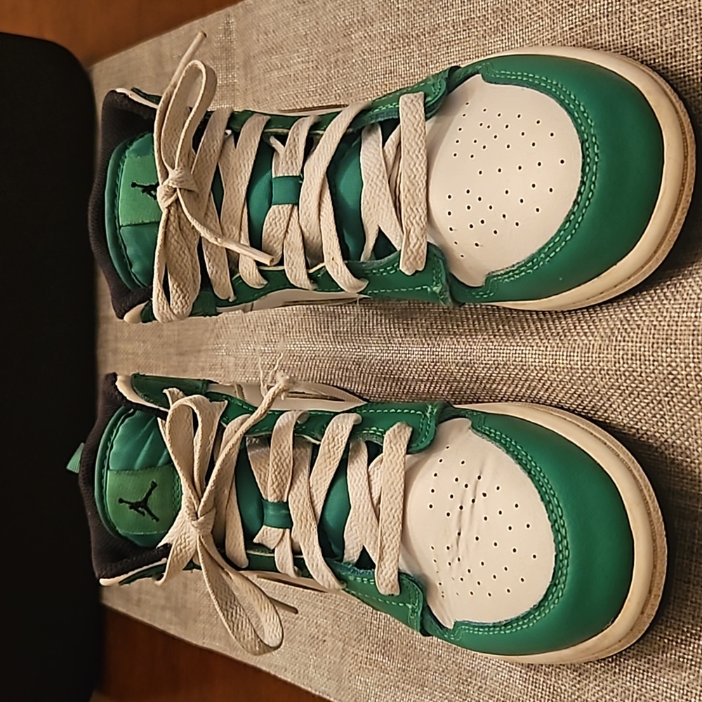 Jordan 1 mid
